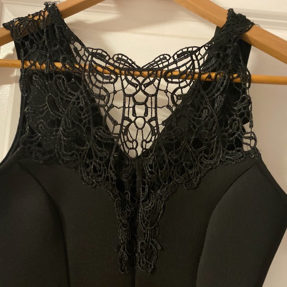 Black Monteau Los Angeles Dress - Picture 2 of 3